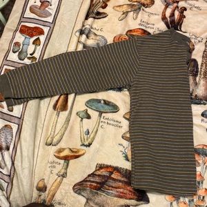 green, yellow, black and white fitted long sleeve